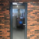 Противопожарная однопольная дверь со стеклом / серия FRM7274